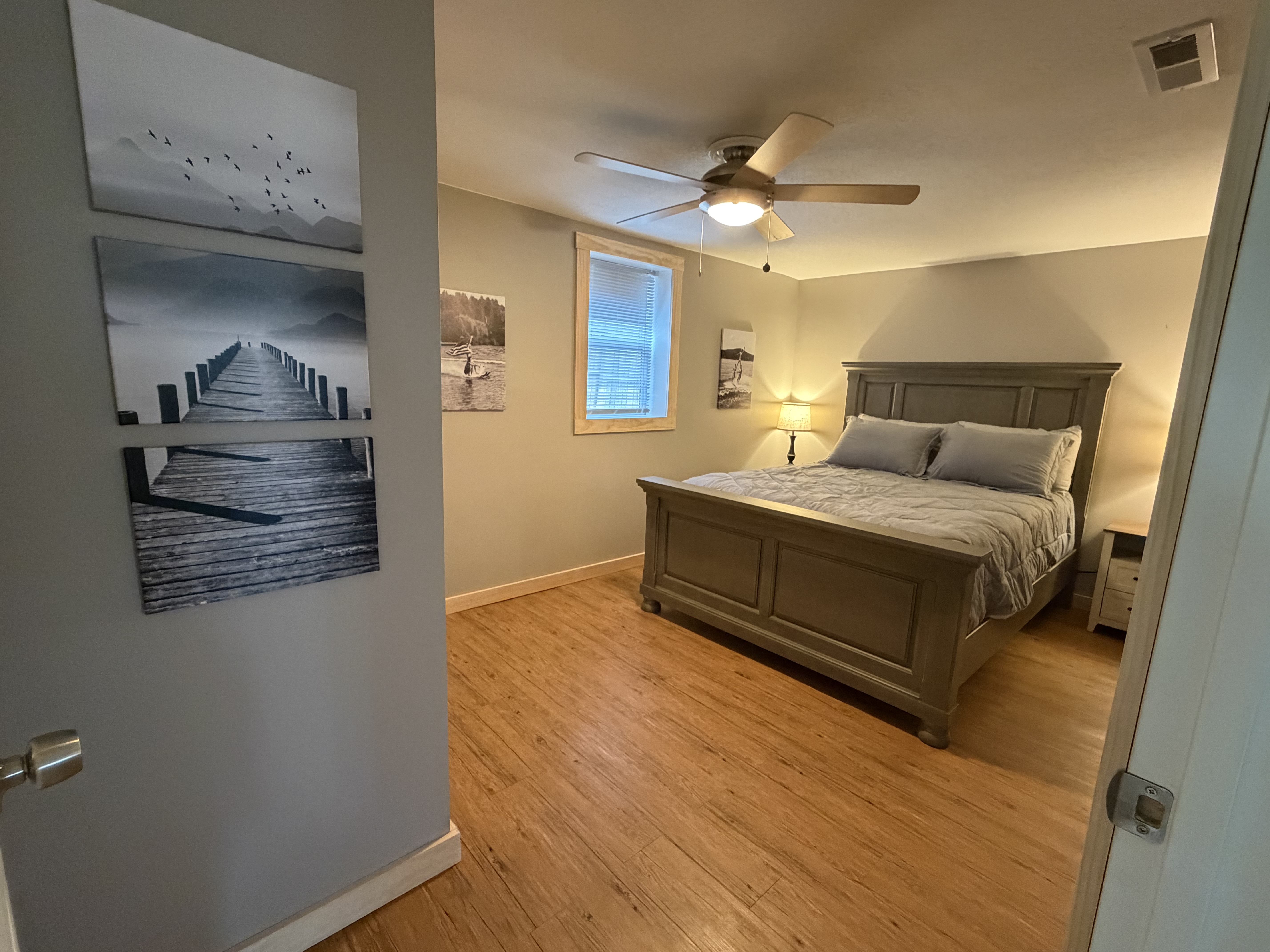 Lake Mattoon Hideaway – bedroom 1